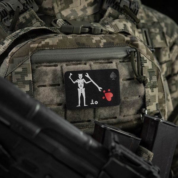 M-Tac naszywka flaga Czarna Broda Mechanik Czarna